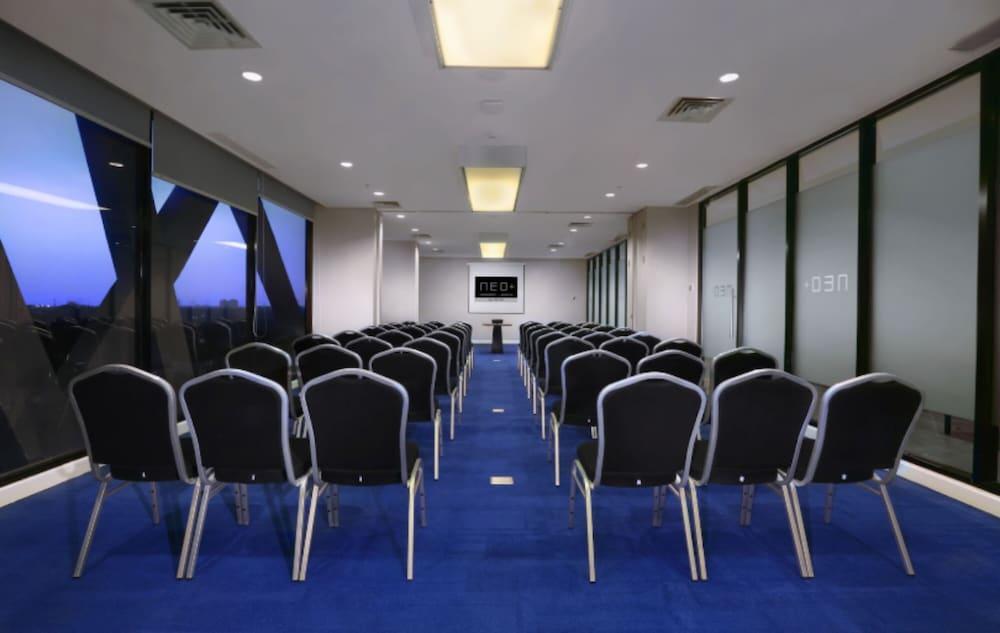 Hotel Neo+ Kebayoran Jakarta Buitenkant foto